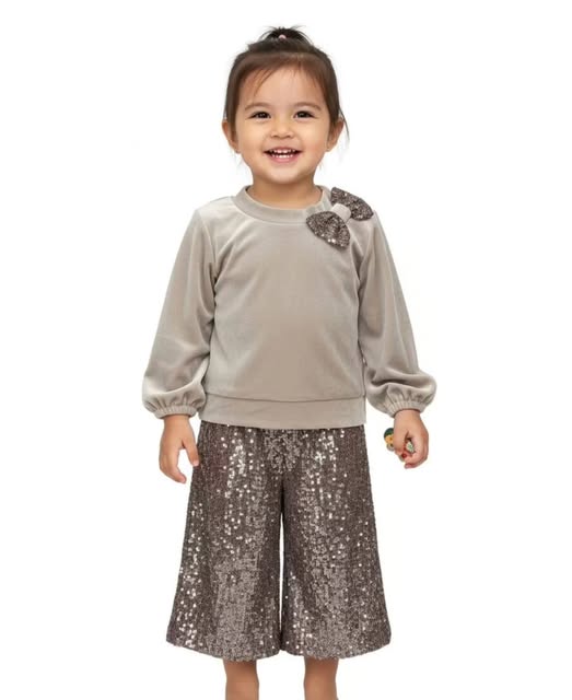 Σετ μπλούζα με παντελόνι παγέτα .